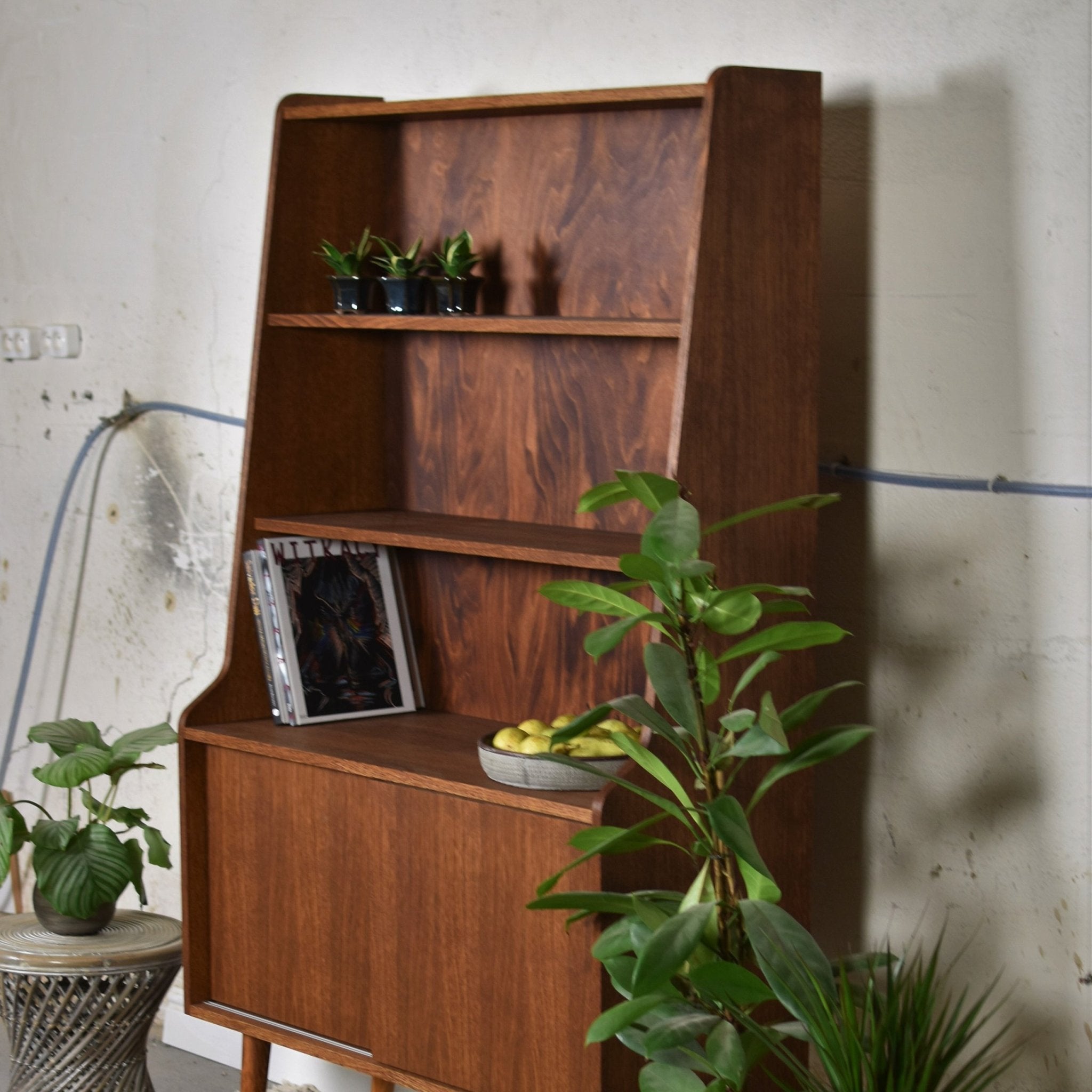 Biblioteczka HIGHBOARD CLASSY - Pastform Furniture