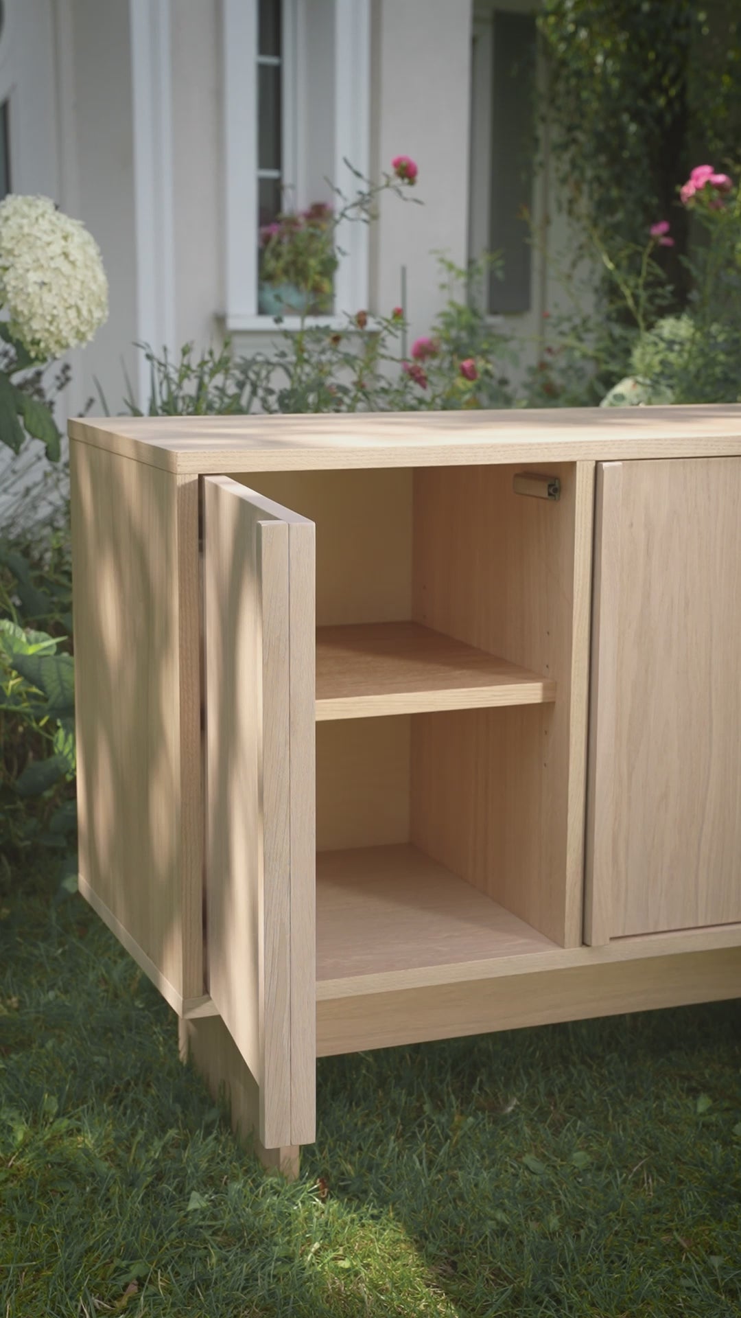 Load video: LOUIS TV Sideboard